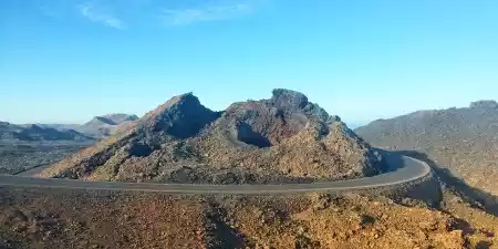 ¿Cuál es la mejor hora para visitar el Parque Nacional de Timanfaya y evitar largas colas?