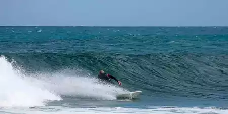 Surf en Los Jameos del Agua